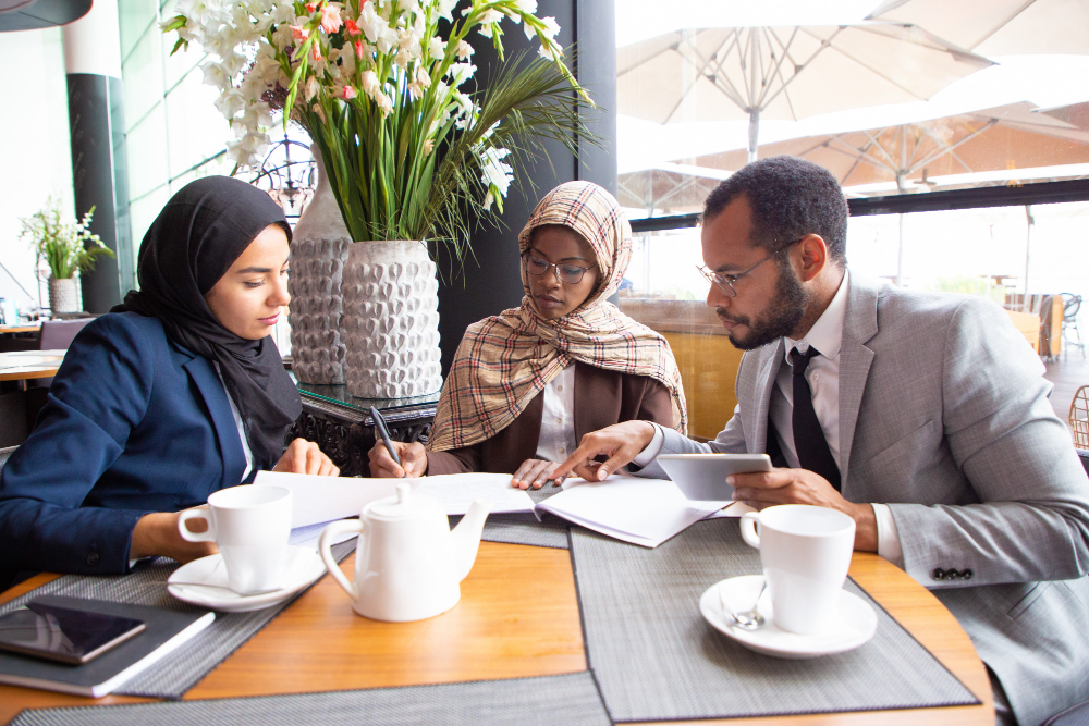 Online vs. In-Person: The Definitive Case for Live Coach Certification Training in Dubai